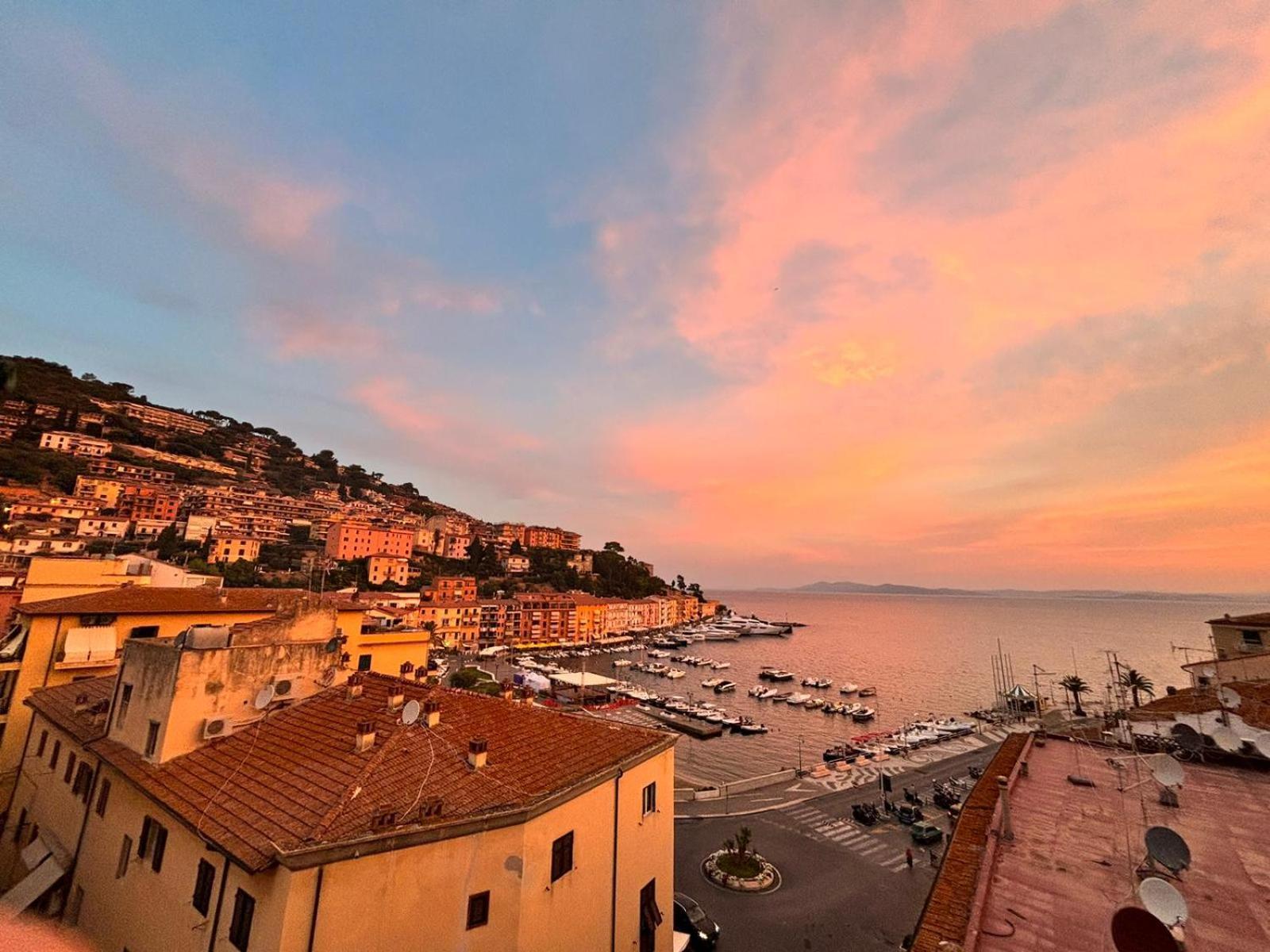 La Casetta In Piazza Porto Santo Stefano  Dış mekan fotoğraf