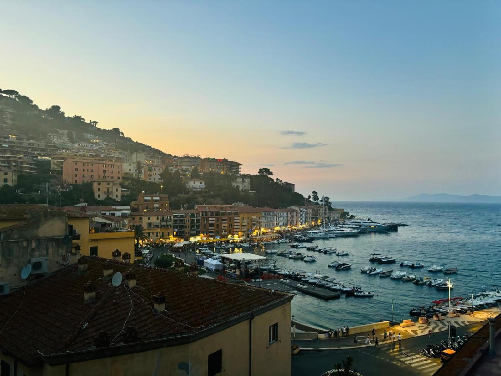 La Casetta In Piazza Porto Santo Stefano  Dış mekan fotoğraf